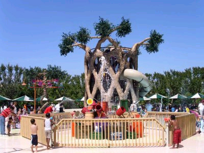 spray water theme park playground
