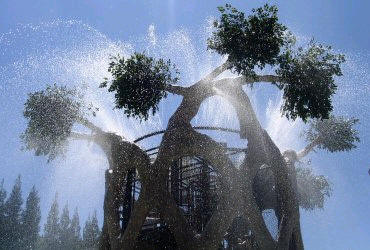 spray water theme park playground